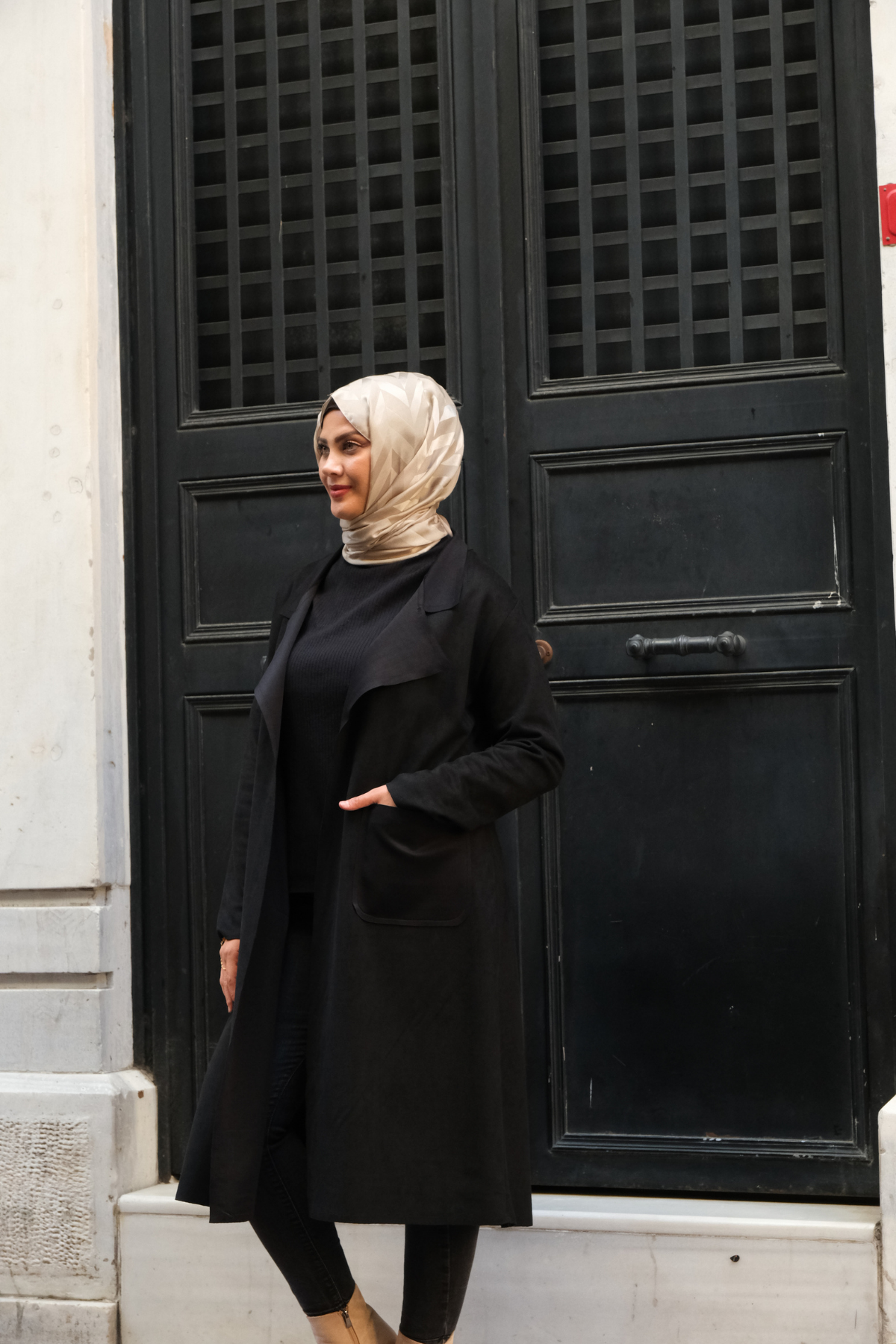 Süet Diz Boyu Düğmesiz Kadın Ceket – Siyah 3